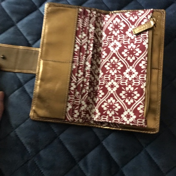 Gold Fossil Wallet - Picture 4 of 6